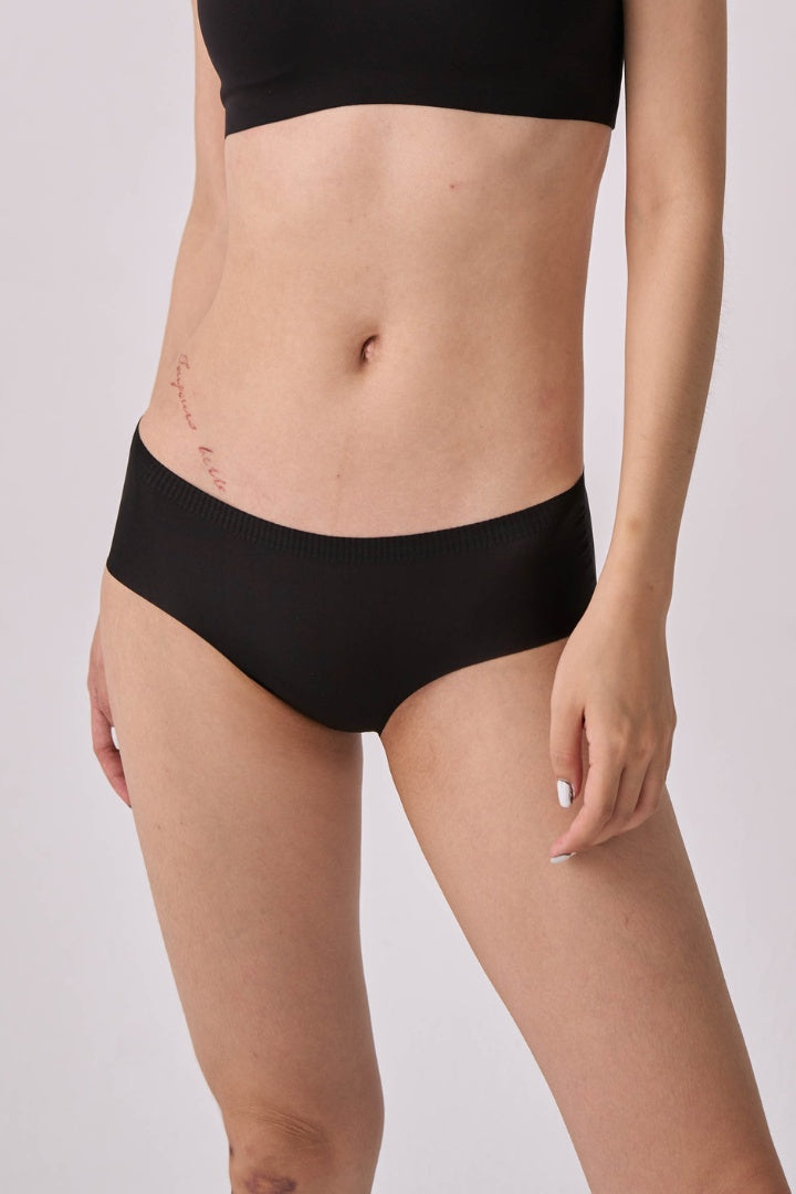 無痕・抗菌ミディウエストショーツ｜ライトベージュ