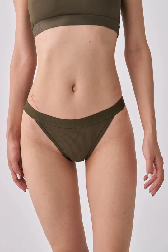 ストライプハーフバックショーツ｜ブラック