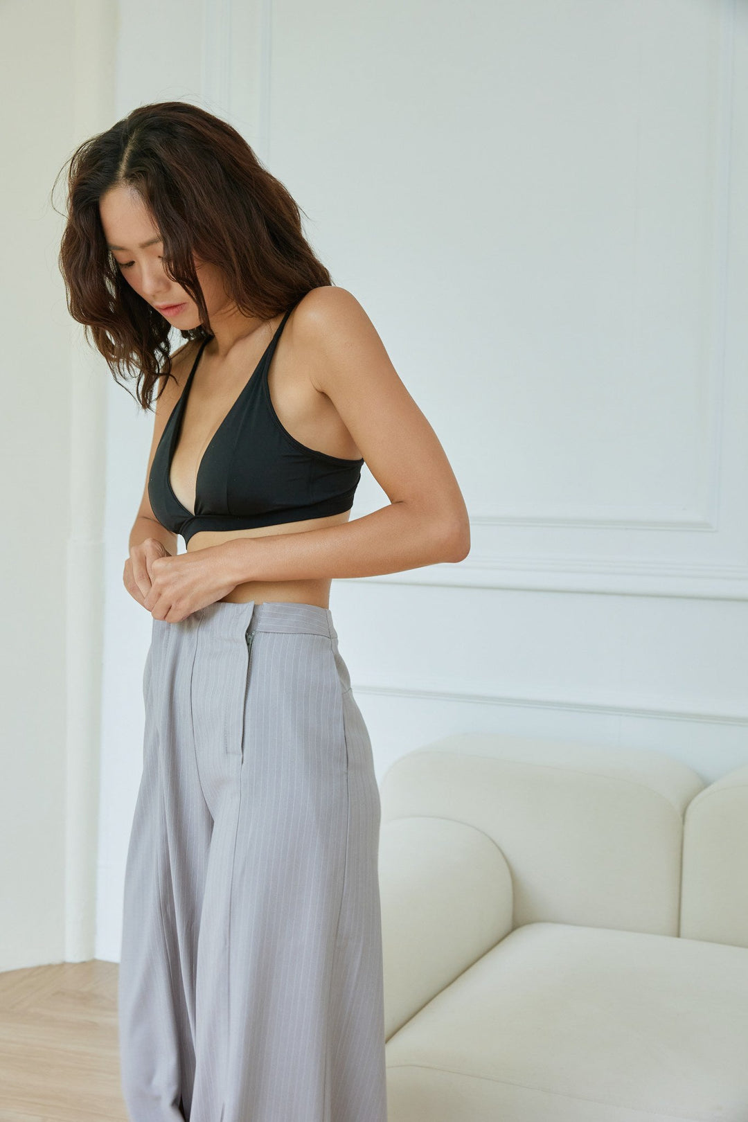 Vネックトライアングルブラ　上下セット｜ブラック