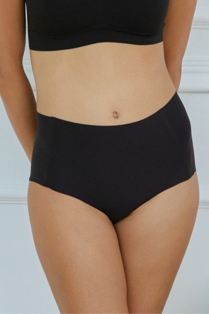 無痕・ハイウエストヒップフィットショーツ/極薄型｜ライトベージュ